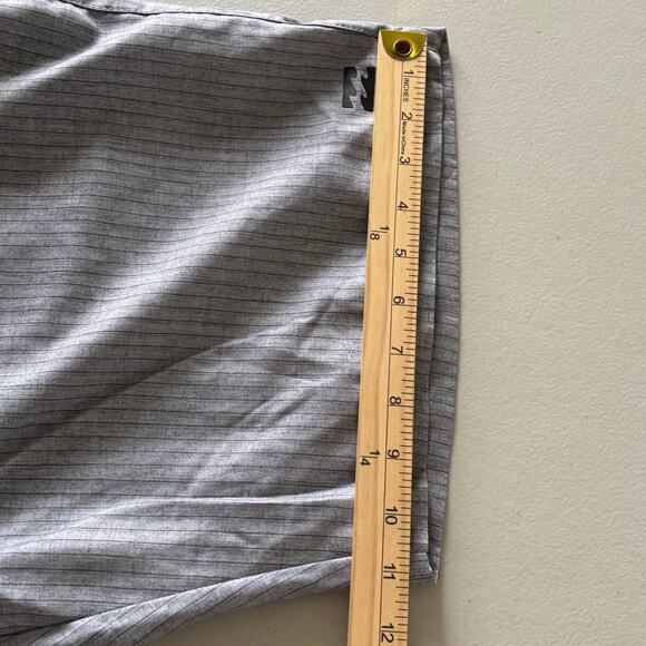 Billabong Men's Size 38 Gray Vertical Stripe Casual Walking Beach Summer Shorts - Picture 7 of 9